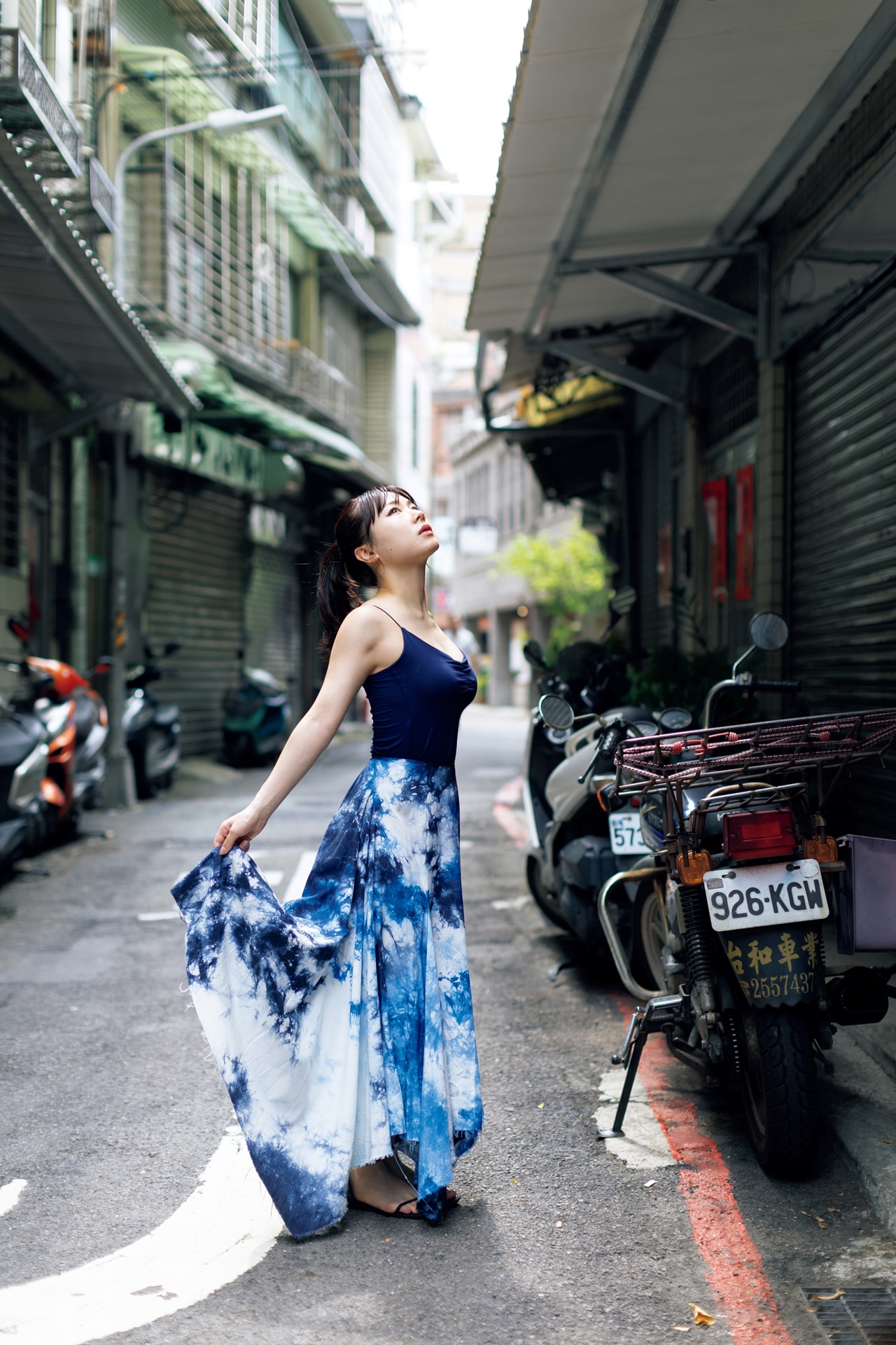 石田亜佑美のモーニング娘。ラスト写真集「Profile.7」より。