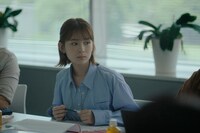 Webドラマ「新米社会人 飯沼琴子のいいことランウェイ」より。