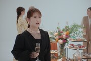 Webドラマ「新米社会人 飯沼琴子のいいことランウェイ」より。