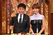 左から浜田雅功（ダウンタウン）、ヒロド歩美。(c)ABCテレビ・テレビ朝日