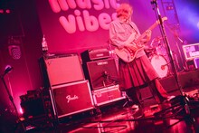 Lily（G, Vo / Chilli Beans.）（撮影：山川哲矢）