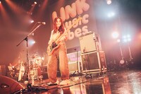 Maika（B, Vo / Chilli Beans.）（撮影：山川哲矢）