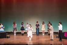 チャンピオンとしてステージ中央に立つ希山愛（ばってん少女隊）。