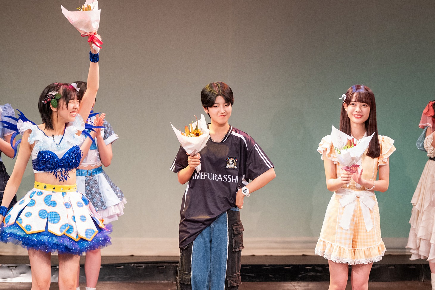 左から鍛治島彩（アップアップガールズ（２））、小島はな（AMEFURASSHI）、齋藤有紗（ラフ×ラフ）。