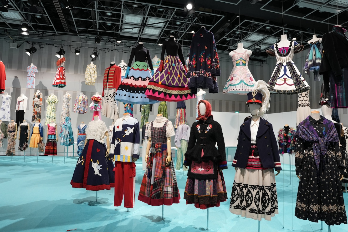 「ケイタマルヤマ遊覧会」FASHION会場の様子。