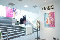 「ケイタマルヤマ遊覧会」COSTUME会場の入口。