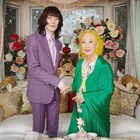 志磨遼平の自叙伝より美輪明宏とのツーショット公開、パネル展やポップアップショップなども決定
