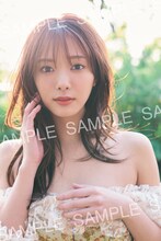 田村保乃（櫻坂46）2nd写真集「隣の席になりたい」HMV渋谷 限定板＆通常版特典 ポストカード（撮影：三瓶康友） (c)講談社