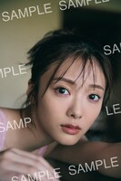 田村保乃（櫻坂46）2nd写真集「隣の席になりたい」HMV特典 ポストカード（撮影：三瓶康友） (c)講談社