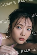 田村保乃(櫻坂46)2nd写真集「隣の席になりたい」HMV特典 ポストカード(撮影:三瓶康友) (c)講談社
