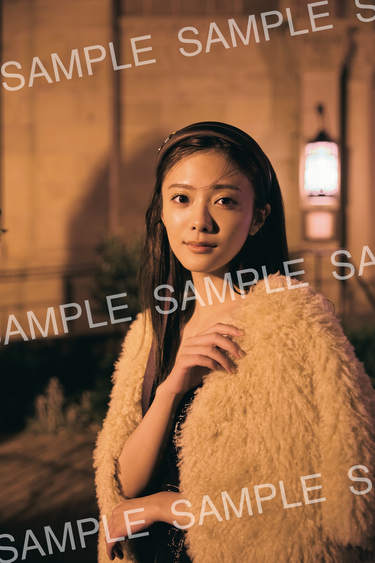 田村保乃（櫻坂46）2nd写真集「隣の席になりたい」未来屋書店特典 ポストカード（撮影：三瓶康友） (c)講談社