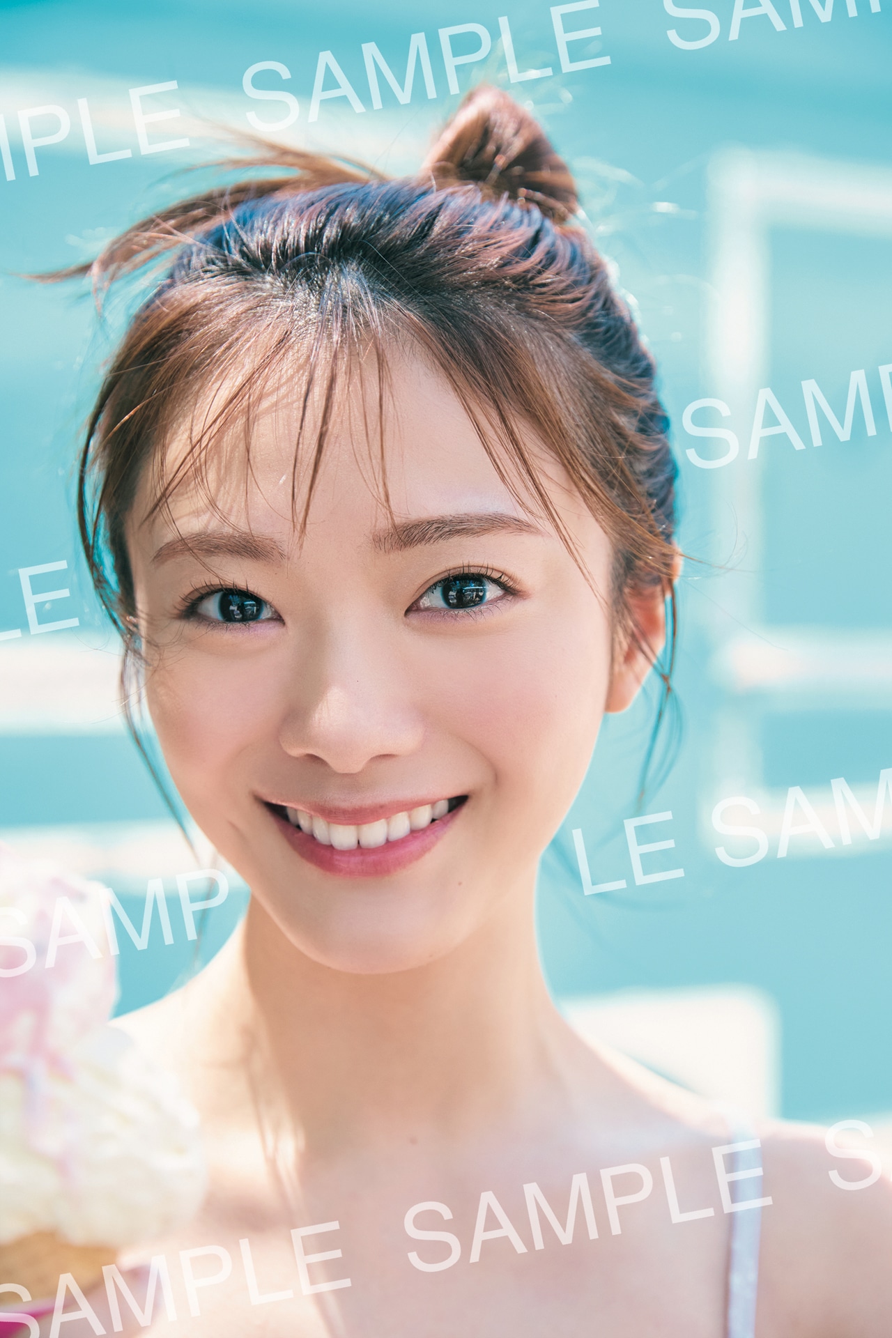 田村保乃（櫻坂46）2nd写真集「隣の席になりたい」封入ポストカード（撮影：三瓶康友） (c)講談社