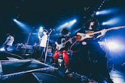 9mm Parabellum Bulletと石毛輝(Vo, G, Syn / the telephones)のコラボレーションの様子。(撮影:西槇太一)