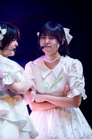 嫉妬する清凪（左）と清さきな（右）。