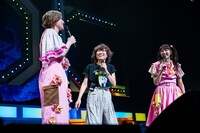 えびちゅう“同期”の中山莉子、西山恵美子、小林歌穂（左から）。