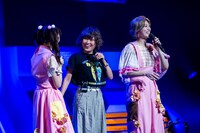 ホッとした様子のえみこ先生（中央）。