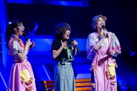 えびちゅう“同期”の中山莉子、西山恵美子、小林歌穂（左から）。