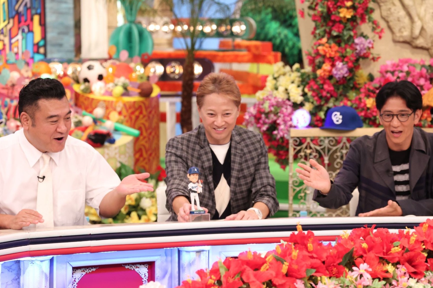 左から山崎弘也、中居正広、柴田英嗣。(c)フジテレビ