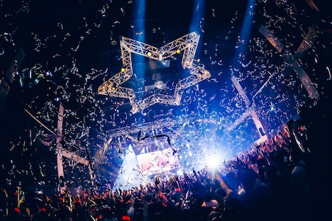 「トゲナシトゲアリ 2nd ONE-MAN LIVE 凛音の理」の様子。（撮影：冨田味我）