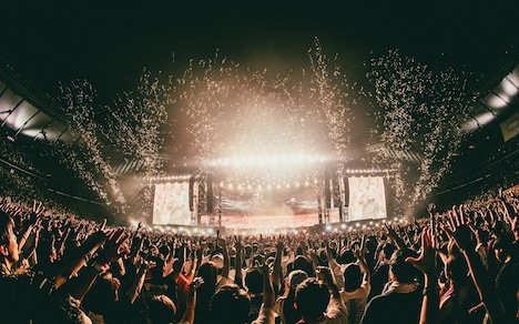 「ONE OK ROCK 2024 PREMONITION WORLD TOUR」東京・味の素スタジアム公演の様子。(Photo by Masahiro Yamada)