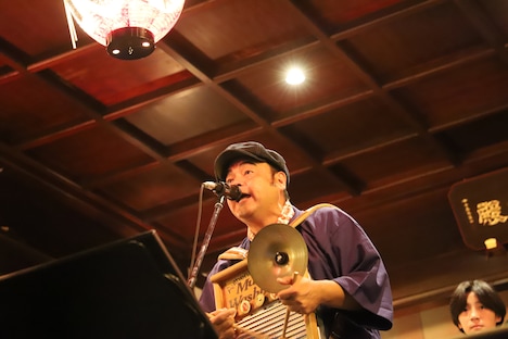 比嘉栄昇（Vo）