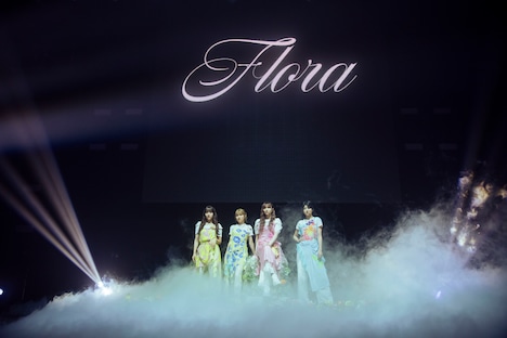 東京・LINE CUBE SHIBUYA（渋谷公会堂）のステージに登場したAMEFURASSHI。（Photo by Masato Yokoyama）