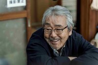 映画「金子差入店」場面写真より寺尾聰。(c)2025映画「金子差入店」製作委員会