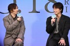 “剛仲間”の堂本剛と綾野剛、育んだのは「こたつのような」ぬくぬくの絆 映画「まる」会見は終始和やか