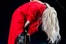 深々とお辞儀する特攻服姿の桜木心菜。