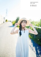 麻丘真央「光の鏡」セブンネット限定版裏表紙 (c)Buzz Wave / WANIBOOKS / Pygmy Company