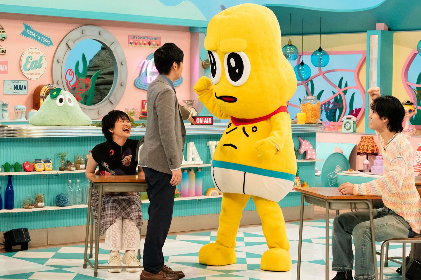トンツカタン森本とピーナッツくん。（写真提供：NHK）