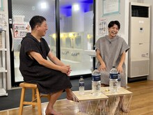 高橋茂雄（サバンナ）と高地優吾（SixTONES）。(c)TOKYO MX