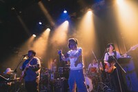 スカートとPUNPEE。（撮影：廣田達也）