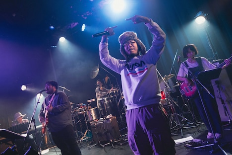 スカートとPUNPEE。（撮影：廣田達也）