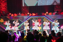 「超ときめき♡宣伝部のきみのハートにロックオンTOUR 2024」の様子。