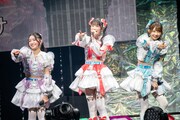 左から杏ジュリア、坂井仁香、辻野かなみ。