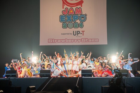 「でんぱ組.inc SPECIAL THANKS LIVE」の様子。