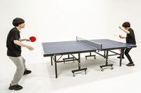 左からくぅ（NEE）、斎藤宏介（UNISON SQUARE GARDEN、XIIX）。