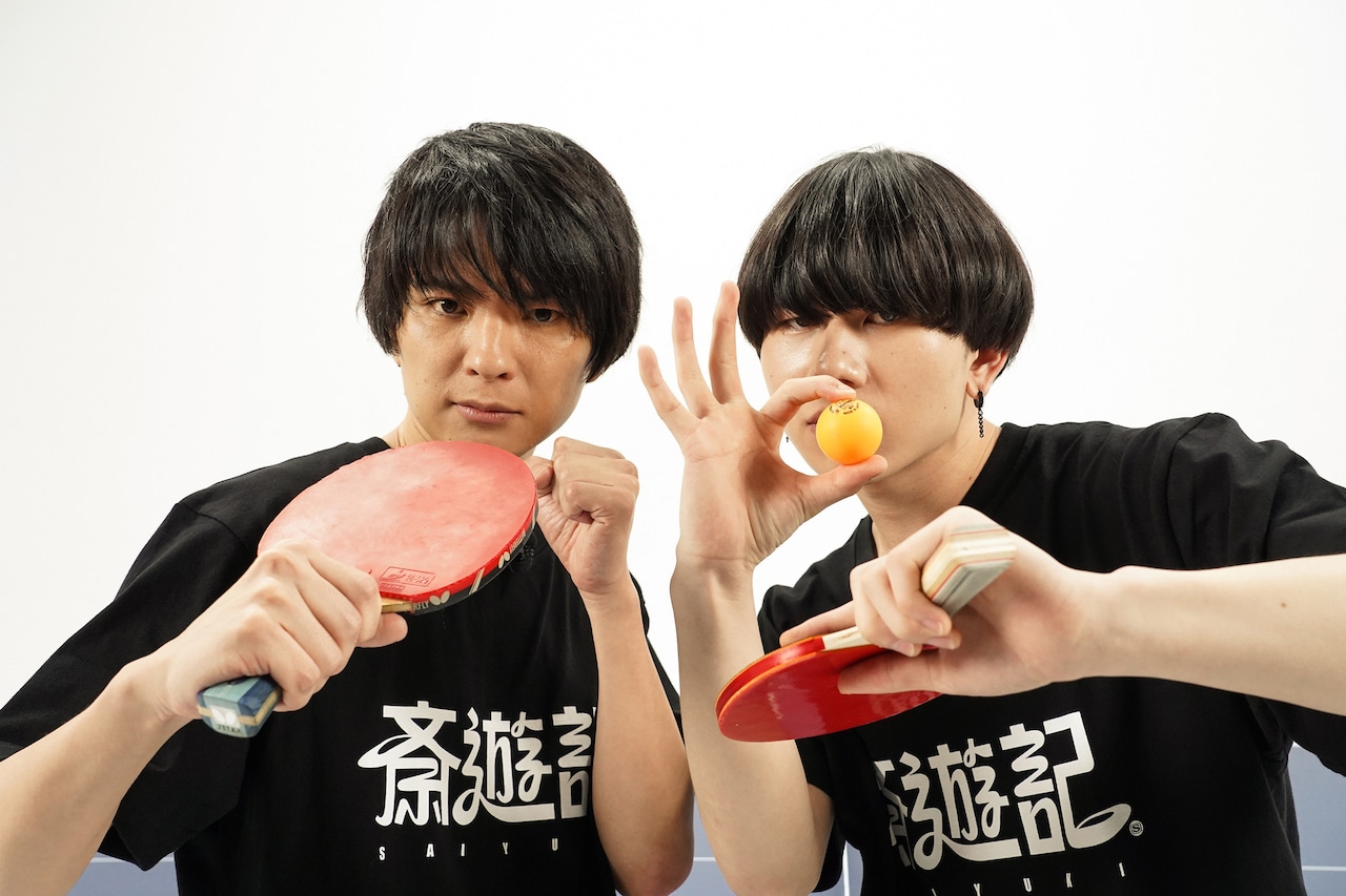 左から斎藤宏介（UNISON SQUARE GARDEN、XIIX）、くぅ（NEE