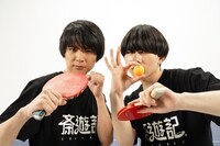 左から斎藤宏介（UNISON SQUARE GARDEN、XIIX）、くぅ（NEE）。