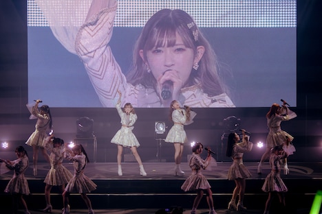 「ANGERME 10th ANNIVERSARY TOUR 2024 AUTUMN『ROOTS』」初日公演の様子。