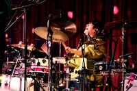 つのけん（Dr）（撮影：京太郎）