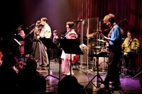 GOOD BYE APRILと土岐麻子＆ヒグチアイのコラボの様子。（撮影：京太郎）