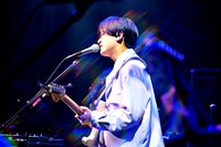 倉品翔（Vo, G, Key）（撮影：京太郎）