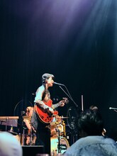 畳野彩加（Vo, G）（撮影：新家菜々子）