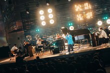 「MTV Unplugged Presents: TOMOO Acoustic Tour 2024 "Mirrors"」大阪公演の様子。（Photo by Kana Tarumi）