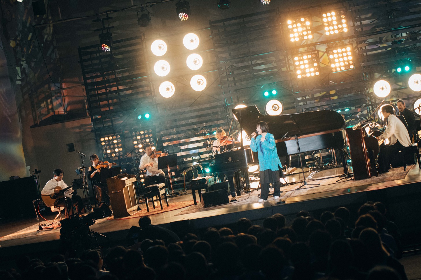 「MTV Unplugged Presents: TOMOO Acoustic Tour 2024 "Mirrors"」大阪公演の様子。（Photo by Kana Tarumi）