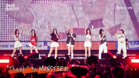 「BABYMONSTER PRESENTS : SEE YOU THERE」ソウル公演のビハインド映像より。