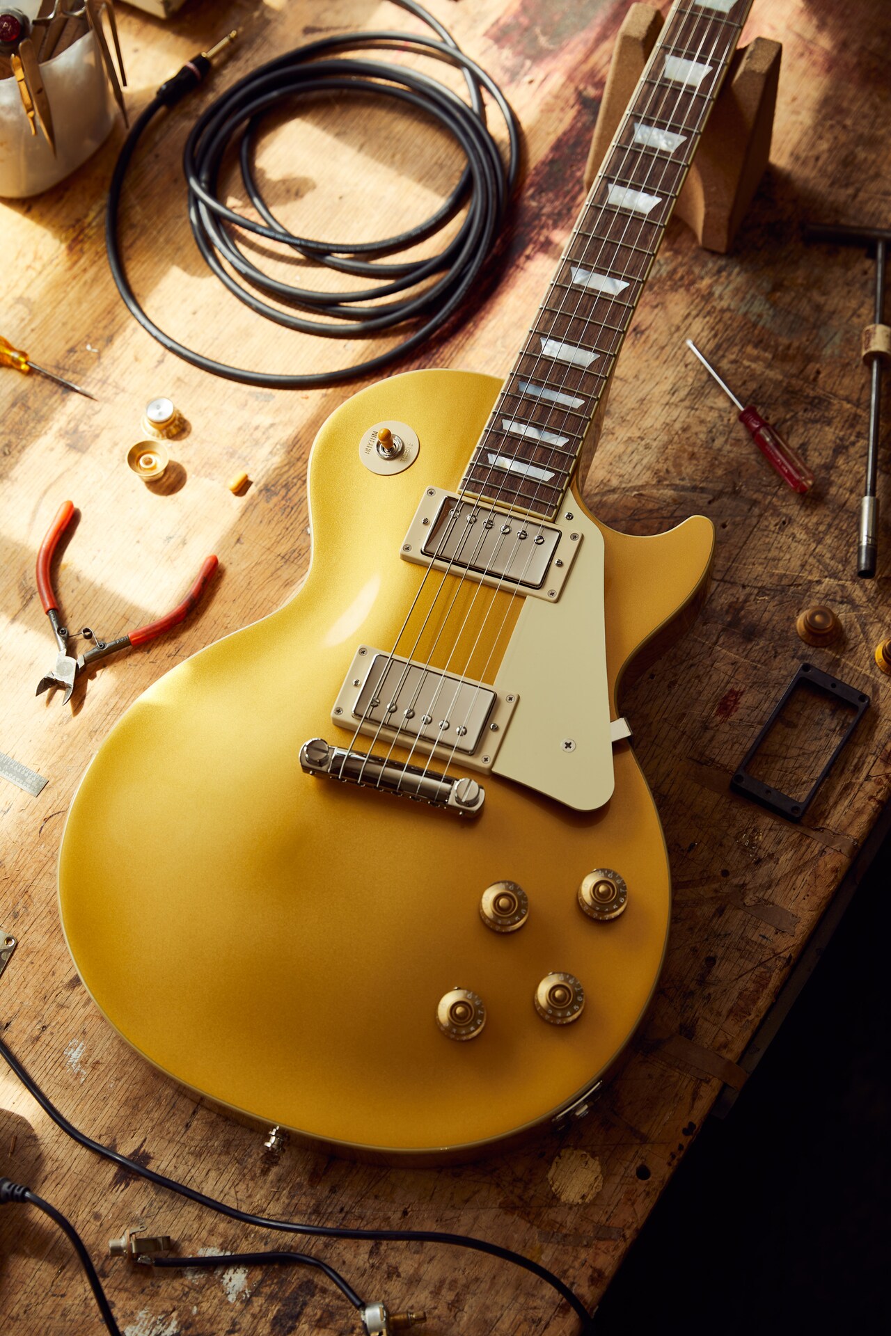 B'z松本孝弘モデルのギター、エピフォンから発売 TMGツアーで