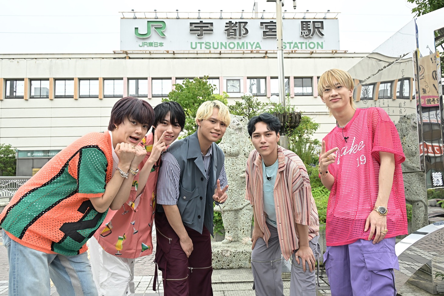 BUDDiiSが出演する「EBiDANのフォトリップ」初回より。(c)カンテレ